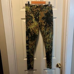 3/20$ adidas womens medium green camo leggings side leg logo